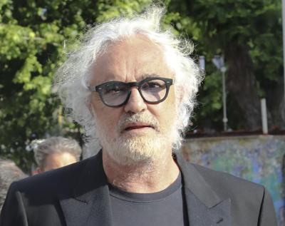 Briatore lascia l’ospedale, quarantena a casa Santanchè 