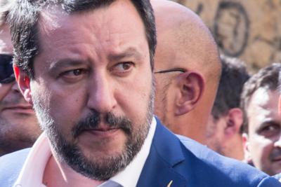 Donna che ha aggredito Salvini: “Pentita? Mi dispiace…” 