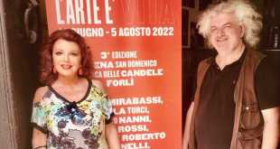 Il M° Danilo Rossi e la giornalista Paola Cecchini.png