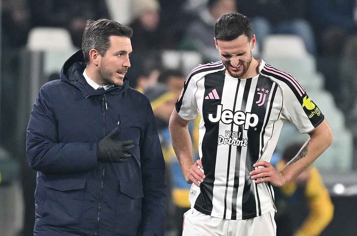 Gatti esce dal campo zoppicante